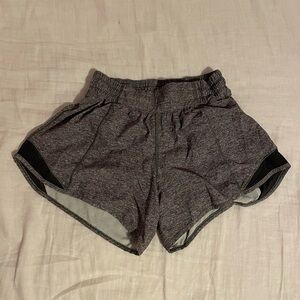 Lululemon high rise hotty hot shorts marled gray size 4